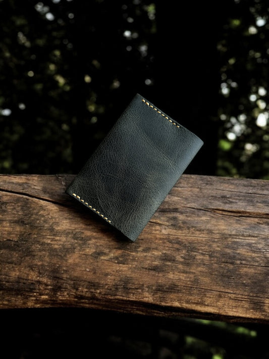 Hakiki Deri El Yapımı Koyu Yeşil Kartlık – Vintage Minimal Cüzdan – Erkek & Kadın İçin Şık Tasarım