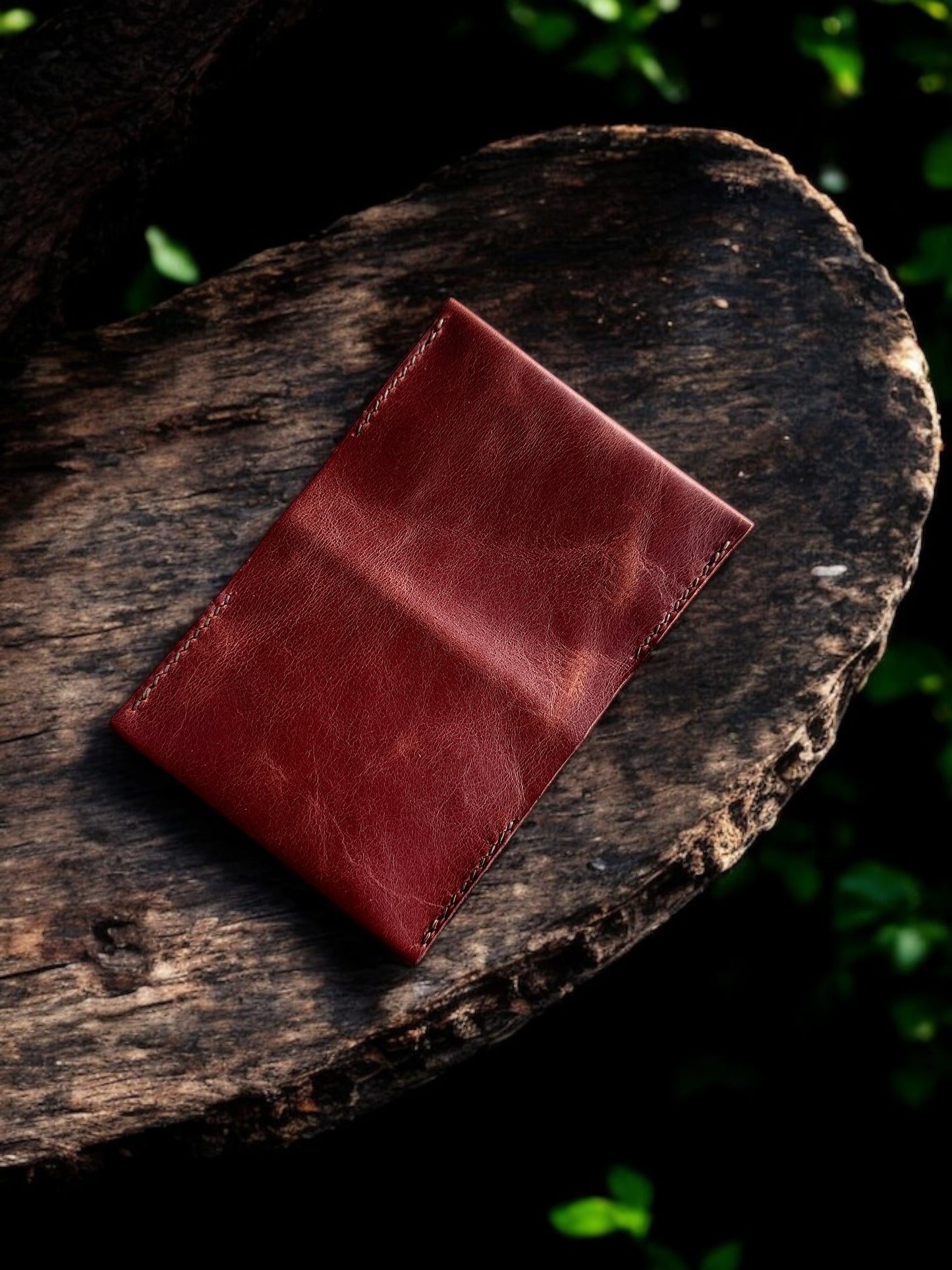 El Yapımı Bordo Deri Kartlık – Hakiki Deri, Minimal ve Şık Tasarım – Unisex Vintage Cüzdan