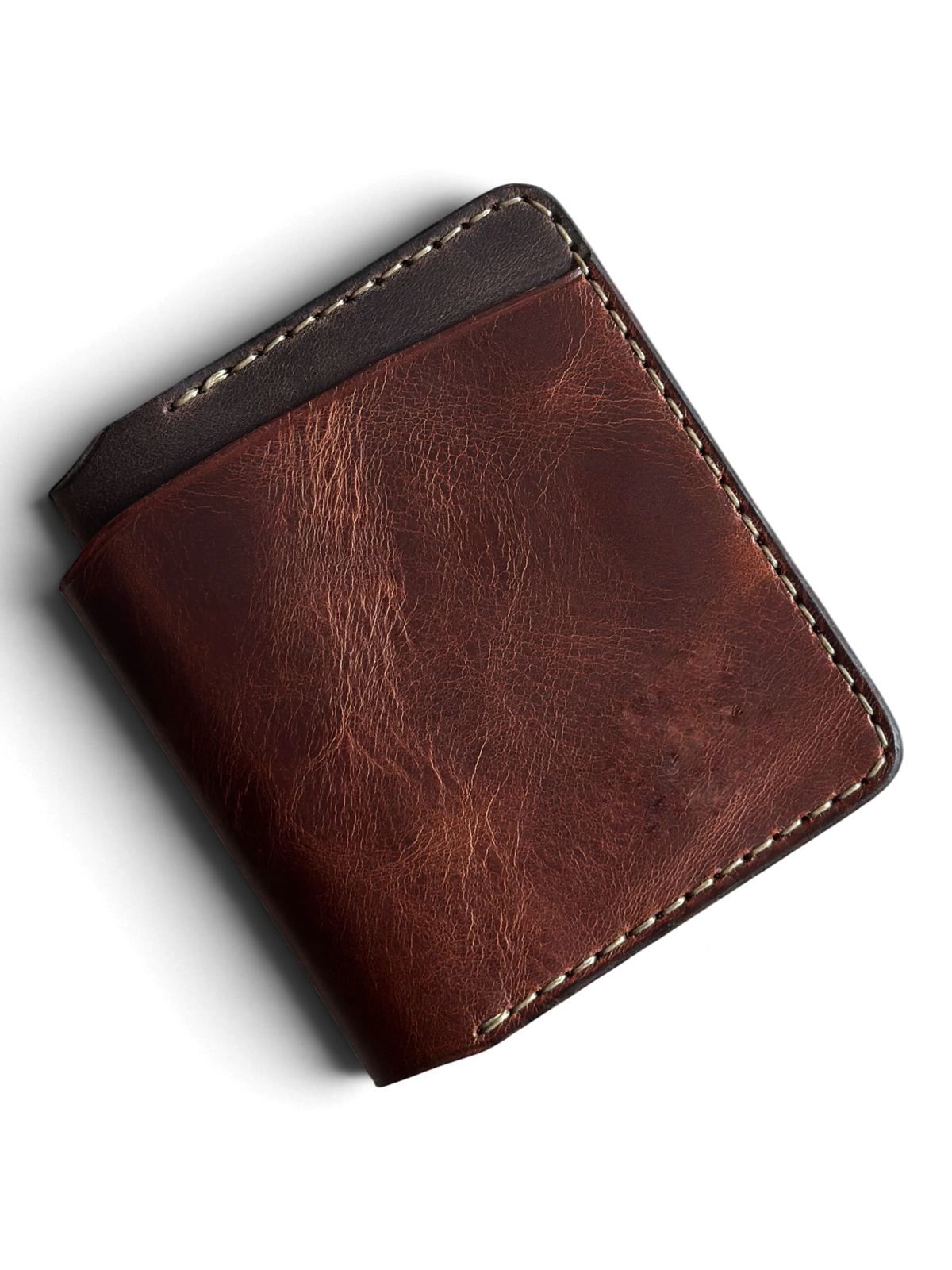Safir Leather Torino çıtçıtlı, kahverengi hakiki deri el yapımı kartlık cüzdan. Minimalist tasarım, 10-12 kart kapasiteli.