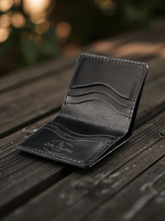 Safir Leather Siyah Deri Cüzdan, el yapımı, minimalist tasarım, 6 kart bölmeli, 10x8.5 cm.