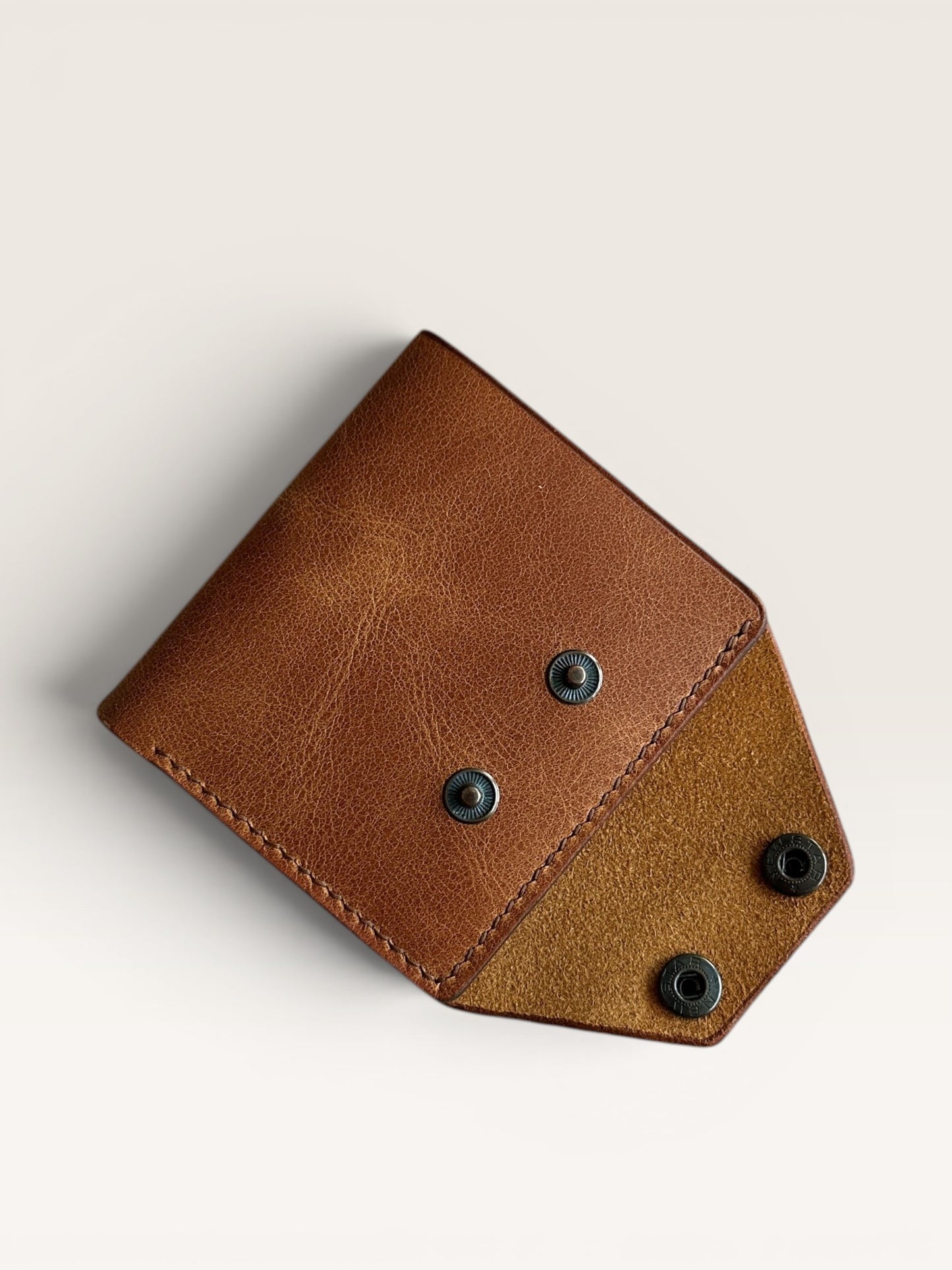 Safir Leather Babil Lock hakiki deri cüzdan, kahverengi, çıtçıt kapamalı, 10x9 cm.