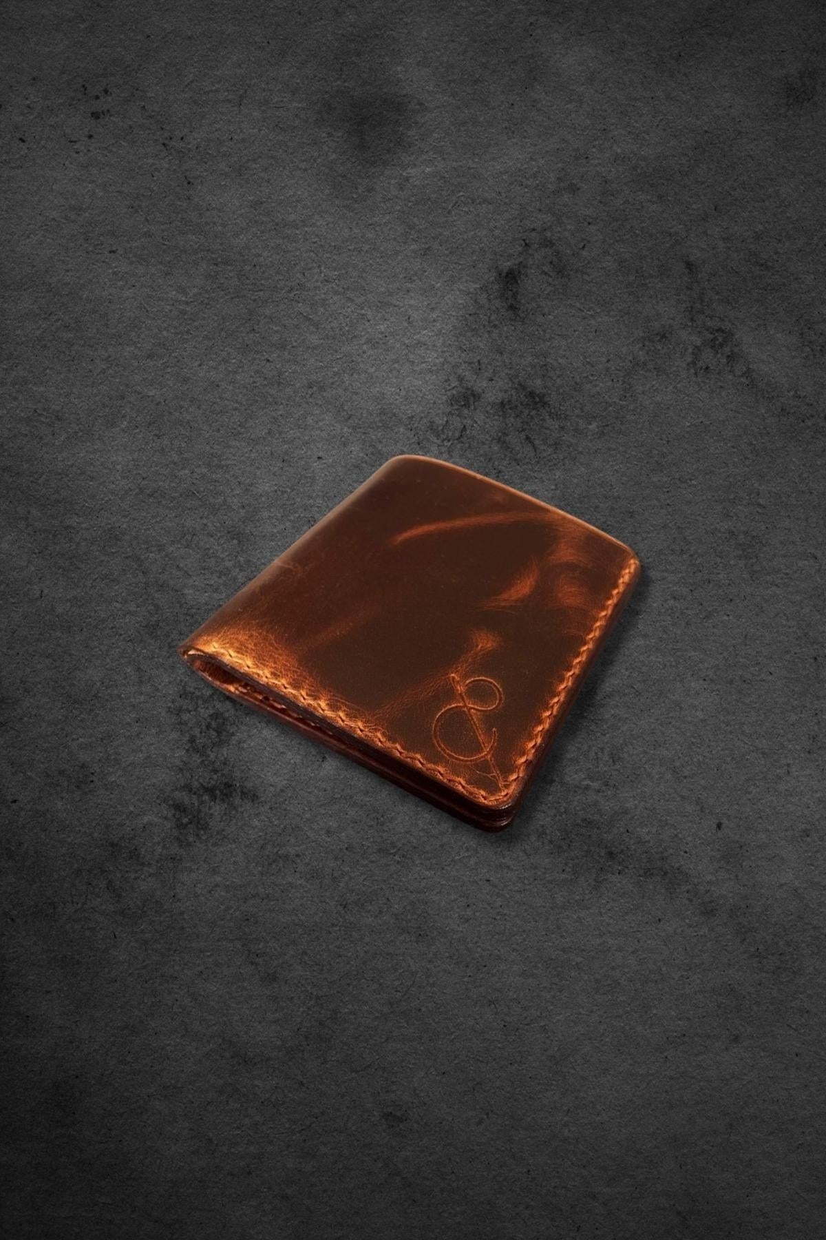 Safir Leather Babil serisi el yapımı, vintage görünümlü, marron renkli hakiki dana derisi minimal cüzdan.