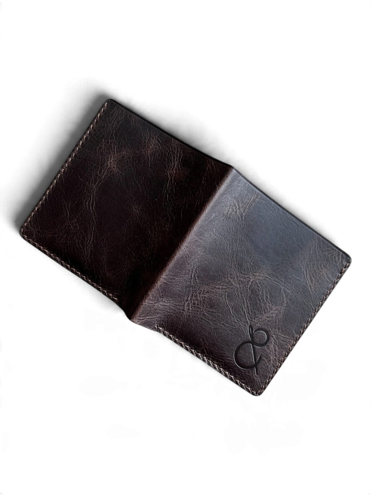 Safir Leather Babil Pm kahve rengi İtalyan derisi el yapımı cüzdan, zarif ve dayanıklı bir tasarıma sahip.