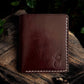 Safir Leather bordo renkli, el yapımı, mumlu iple dikilmiş minimal hakiki deri cüzdan.