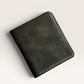 Safir Leather el yapımı, hakiki deri, koyu yeşil cüzdan. 10x8.5 cm boyutlarında, kart ve nakit bölmeli.