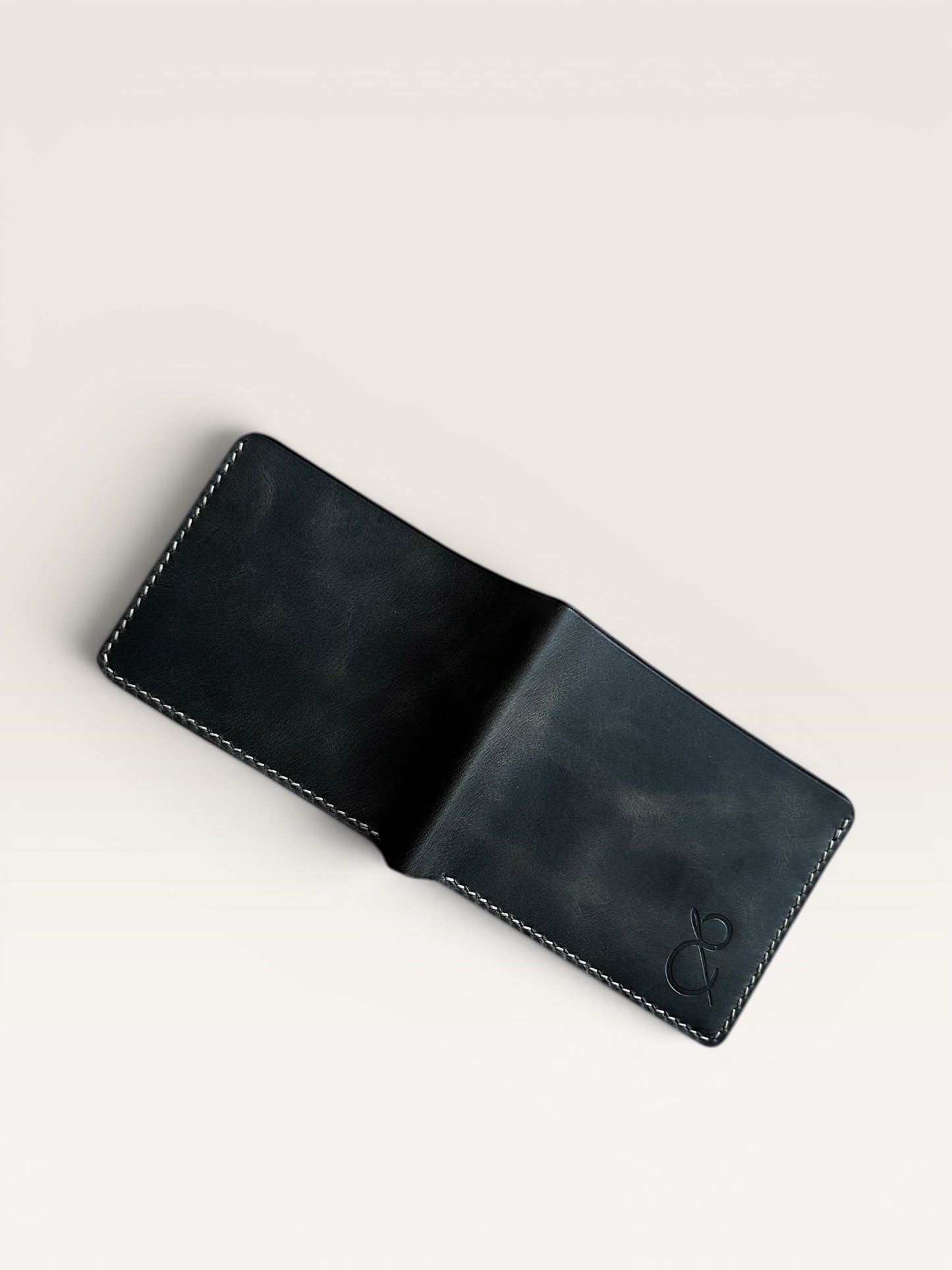 Safir Leather, haki renkte, 8 kart bölmeli, İtalyan derisi, nakit para bölmeli, zarif tasarımlı erkek cüzdanı.
