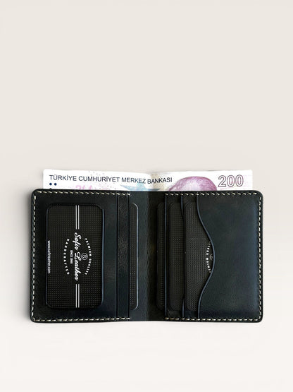 Safir Leather haki renkli el yapımı İtalyan deri cüzdan, kart ve para bölmeli, zarif ve dayanıklı.