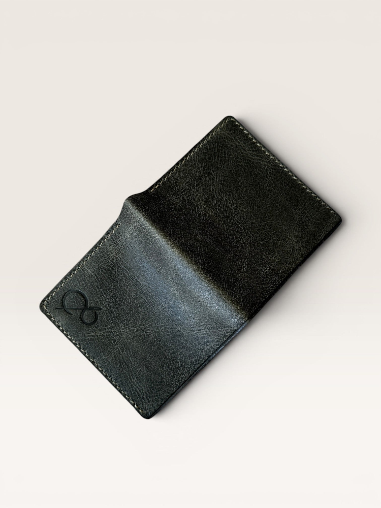 Safir Leather B-King haki deri cüzdan, minimalist tasarım.