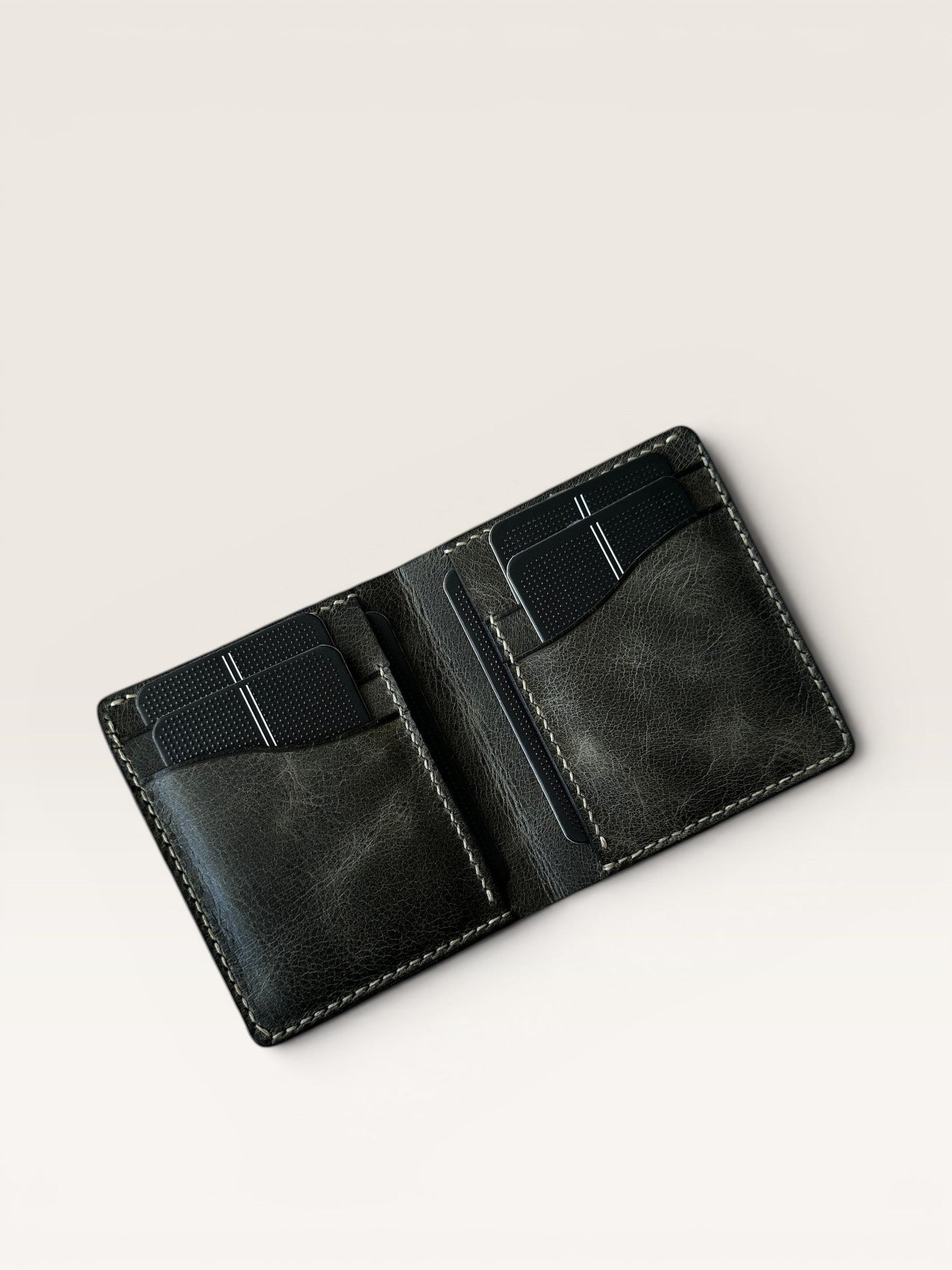 Safir Leather B-King haki deri cüzdan, el yapımı.