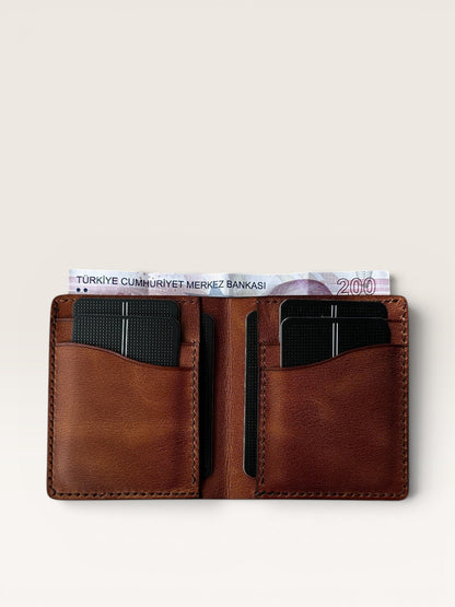Safir Leather B-King Gold deri cüzdan, kart ve para bölmeli.