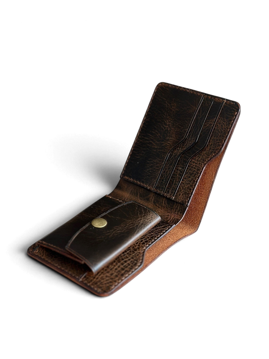 Safir Leather el yapımı, vintage kahverengi, hakiki İtalyan deri erkek cüzdanı. Kartlık, bozuk para bölmeli ve 11.5*9 cm boyutlarında.