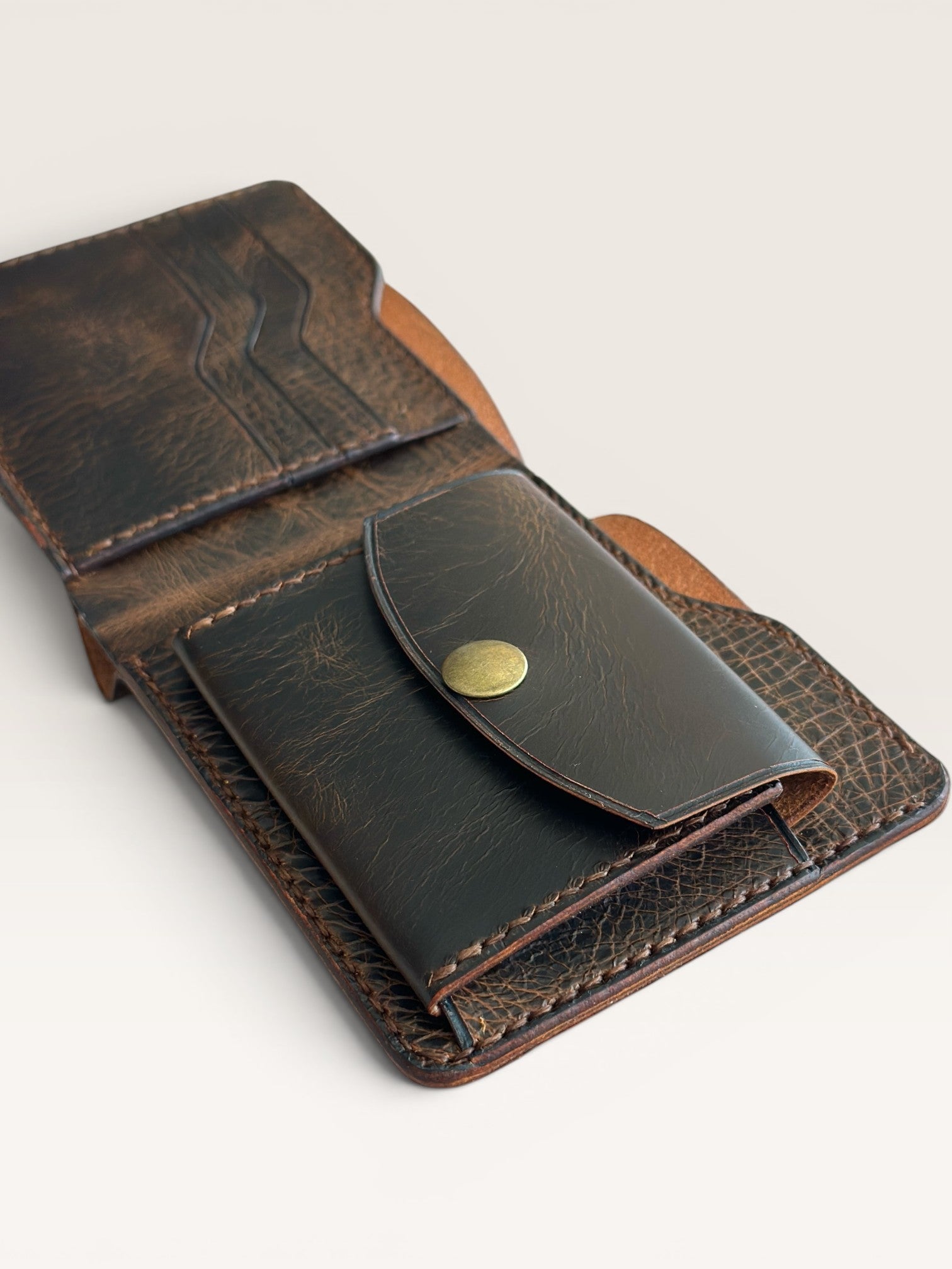 Safir Leather el yapımı vintage kahverengi hakiki İtalyan deri erkek cüzdan, bozuk para bölmeli ve kartlık.