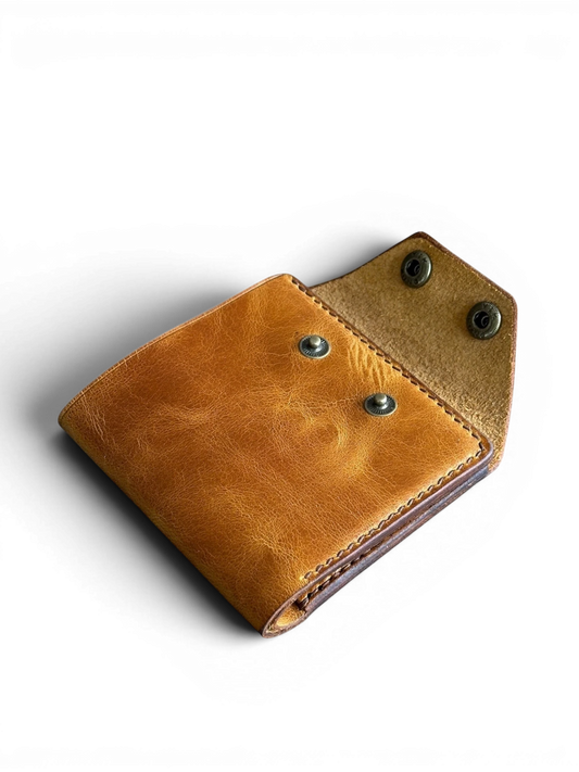 Safir Leather el yapımı, çıtçıtlı, kahverengi hakiki İtalyan deri kartlık cüzdan.
