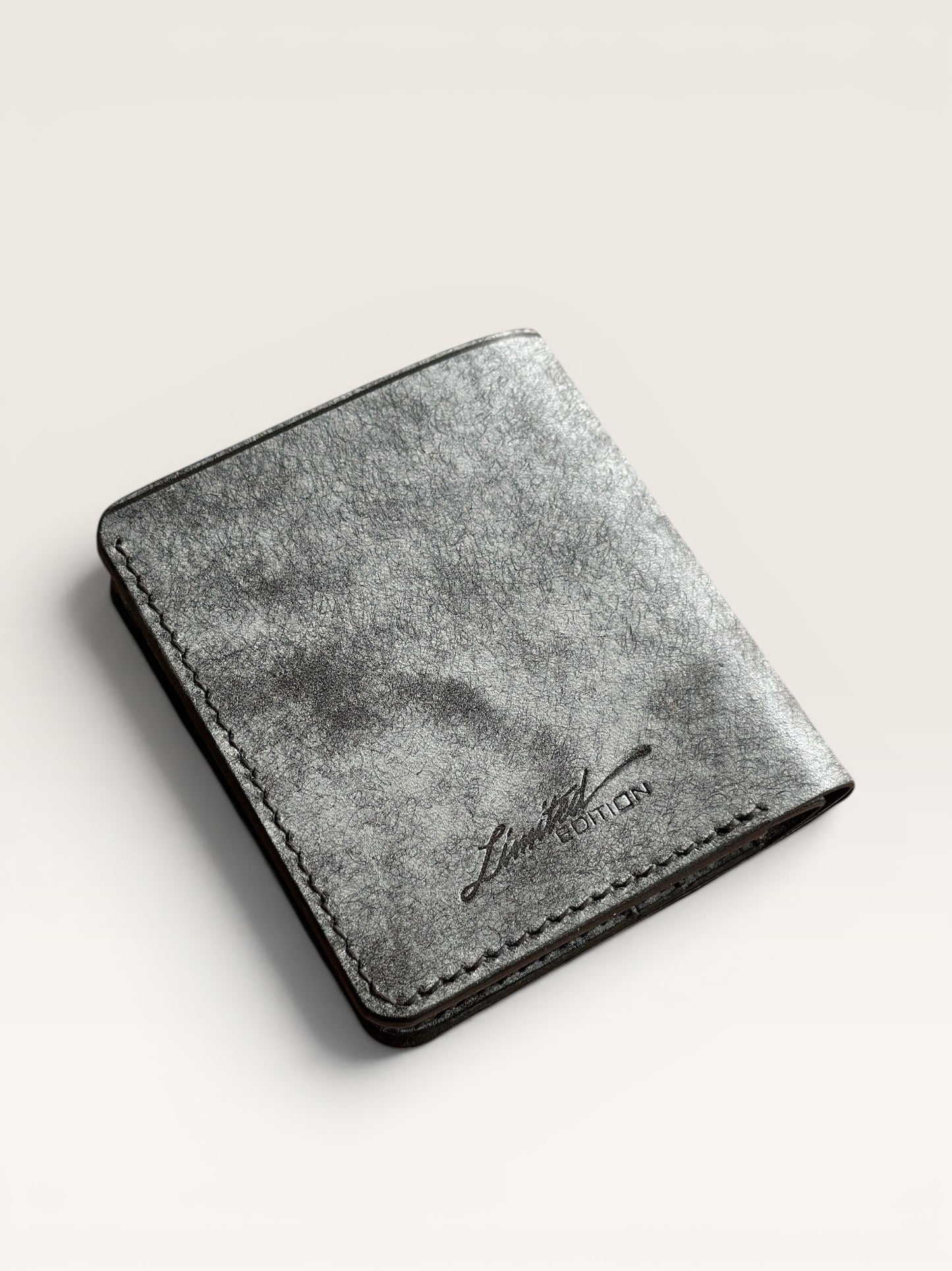 Safir Leather el yapımı gri siyah İtalyan deri cüzdan, zarif ve dayanıklı, ince işçilikli.