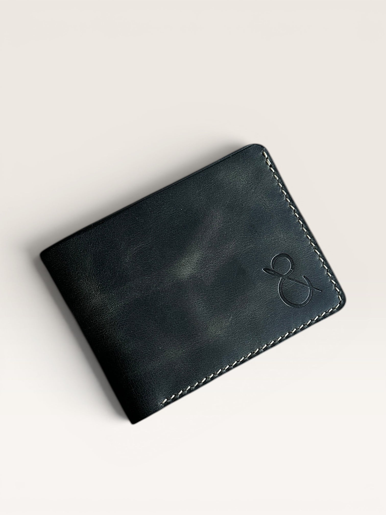 Safir Leather İtalyan haki deri cüzdan, 8 kart bölmeli ve nakit para gözlü, zarif ve dayanıklı tasarım.