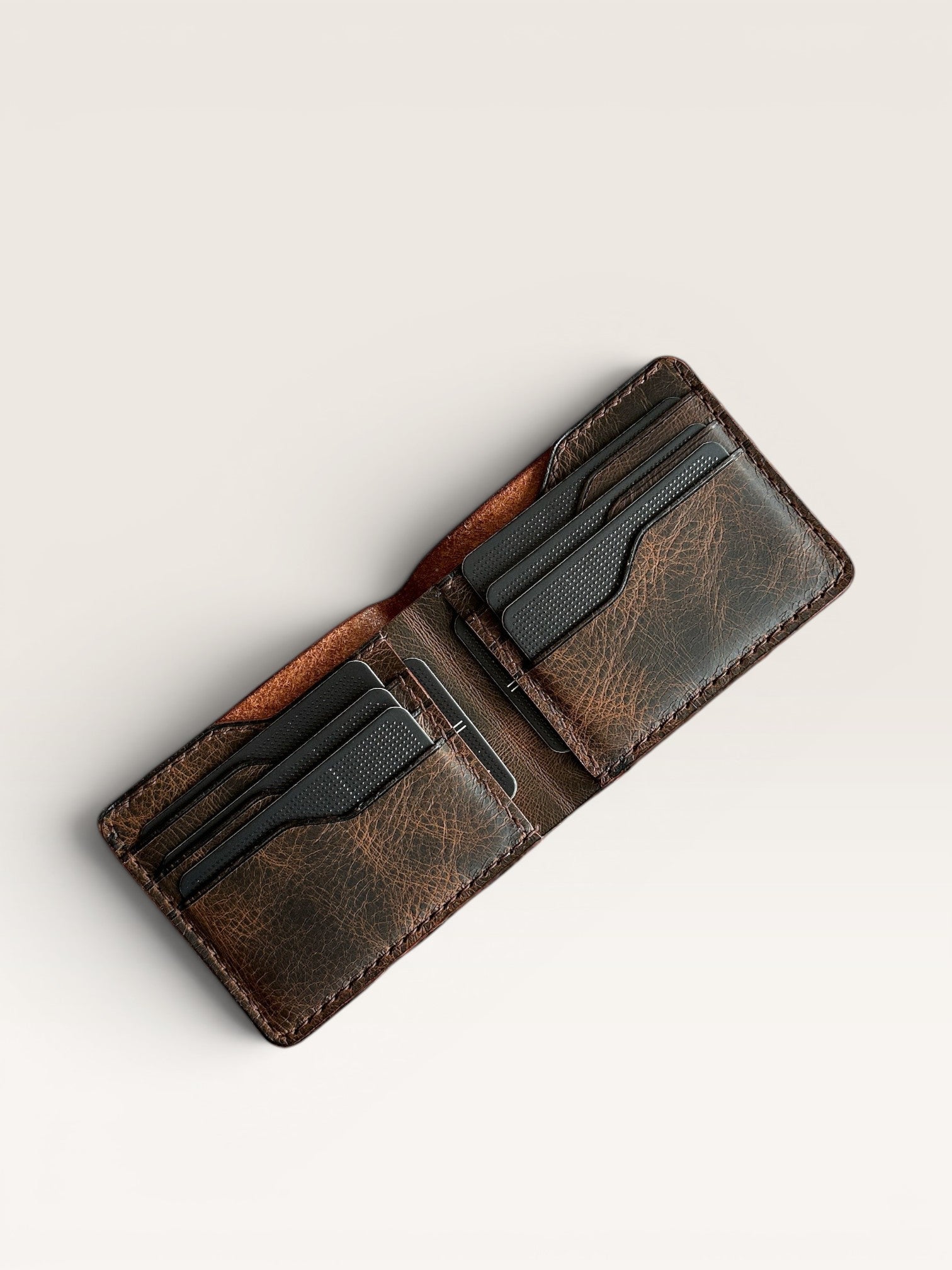 Safir Leather İtalyan deri kahve taba rengi, 8 kart bölmeli ve nakit para gözlü, unisex cüzdan.