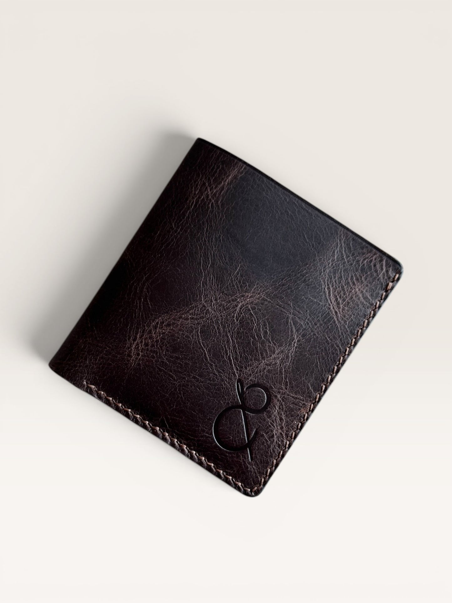 Safir Leather el yapımı kahve rengi İtalyan deri cüzdan, zarif ve dayanıklı, minimalist tasarım.