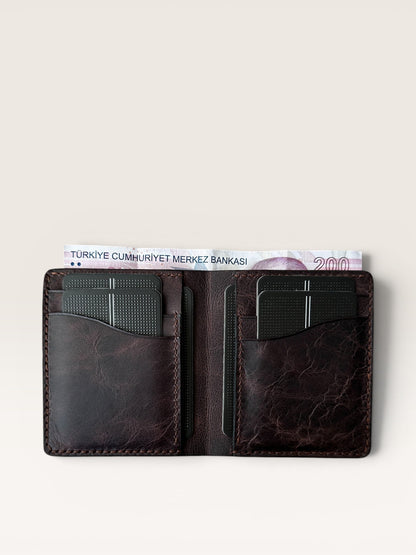 Safir Leather el yapımı kahverengi hakiki deri cüzdan, kart bölmeli ve para için tasarlanmıştır.