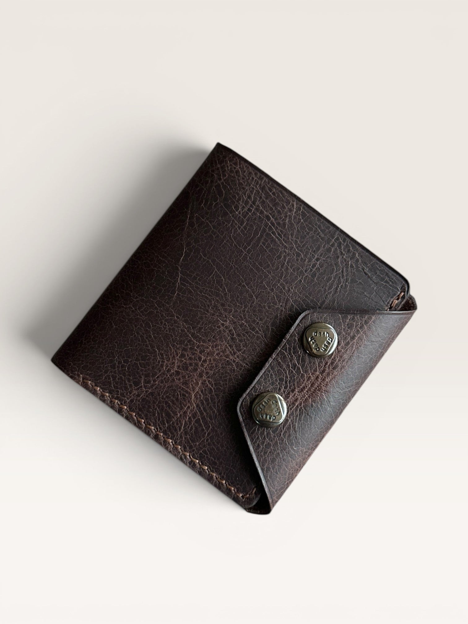 Safir Leather kahverengi hakiki deri Babil Lock cüzdan, çıtçıt kapamalı, 10x9 cm.