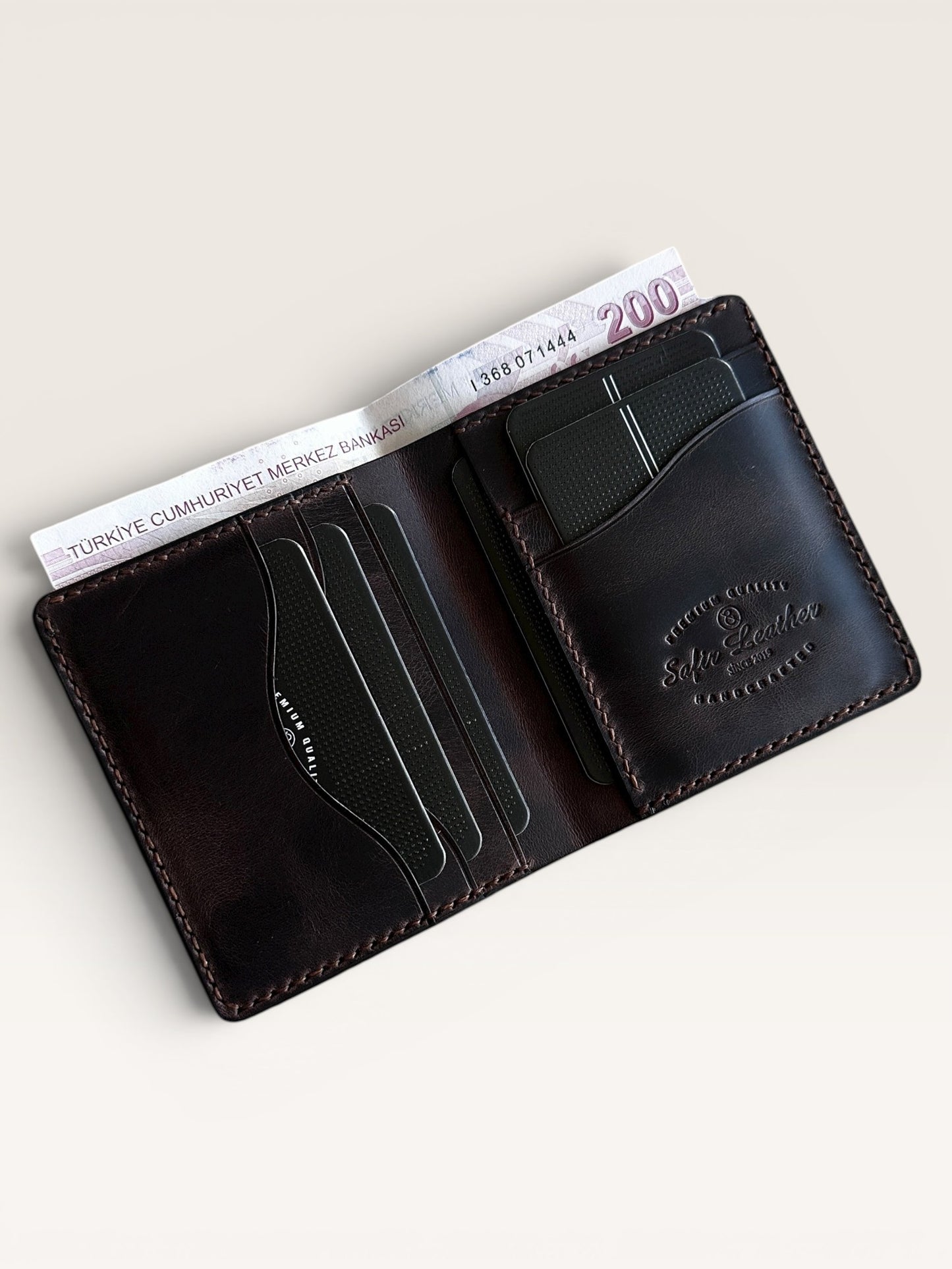 Safir Leather Babil model kahverengi İtalyan deri cüzdan, kart ve para bölmeli, el yapımı, 10x9cm.