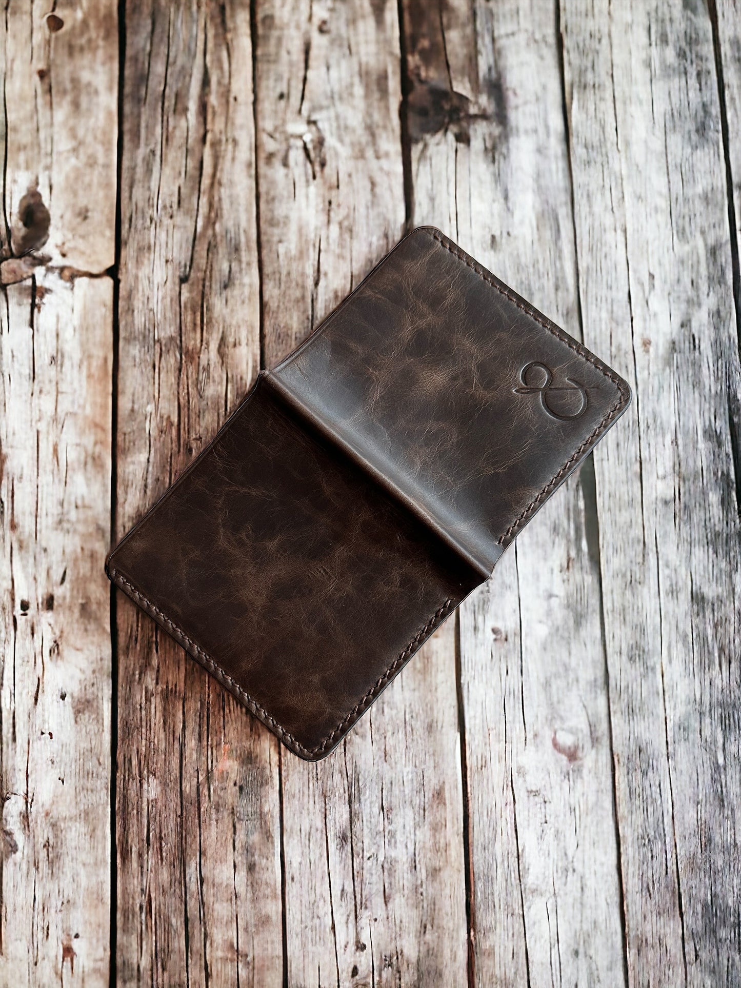 Safir Leather kahverengi deri, el yapımı, minimal cüzdan. Vintage görünüm, 6-12 kart kapasiteli, unisex.