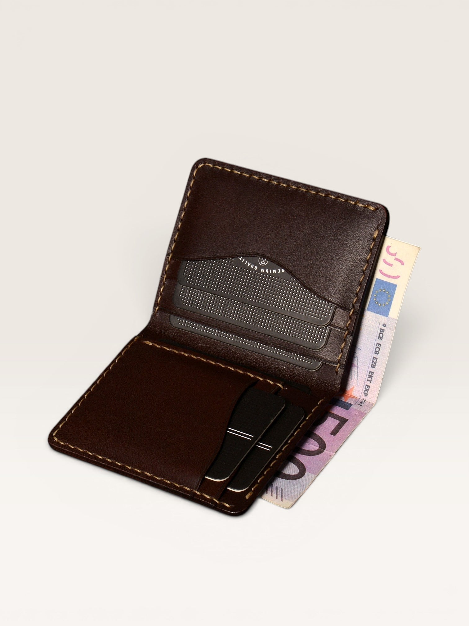 Safir Leather, kahverengi, hakiki deri, el yapımı, minimal cüzdan. Kart ve para bölmeli, unisex tasarım.