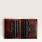 Safir Leather kahverengi hakiki deri, elde dikilmiş, minimal cüzdan. Kartlık ve para bölmesi bulunur.