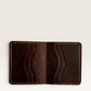 Safir Leather, kahverengi İtalyan deri cüzdan, 6 kart bölmeli ve nakit para bölmeli, 10x8.3 cm boyutlarında, zarif ve dayanıklı.