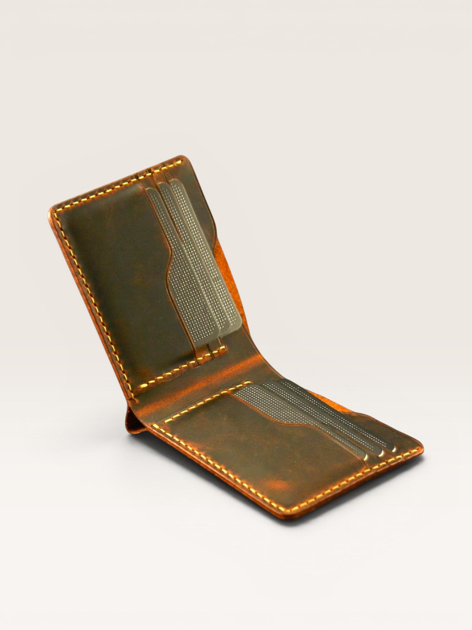 Safir Leather kahverengi hakiki deri klasik erkek cüzdanı, elde dikilmiş, vintage görünüm.