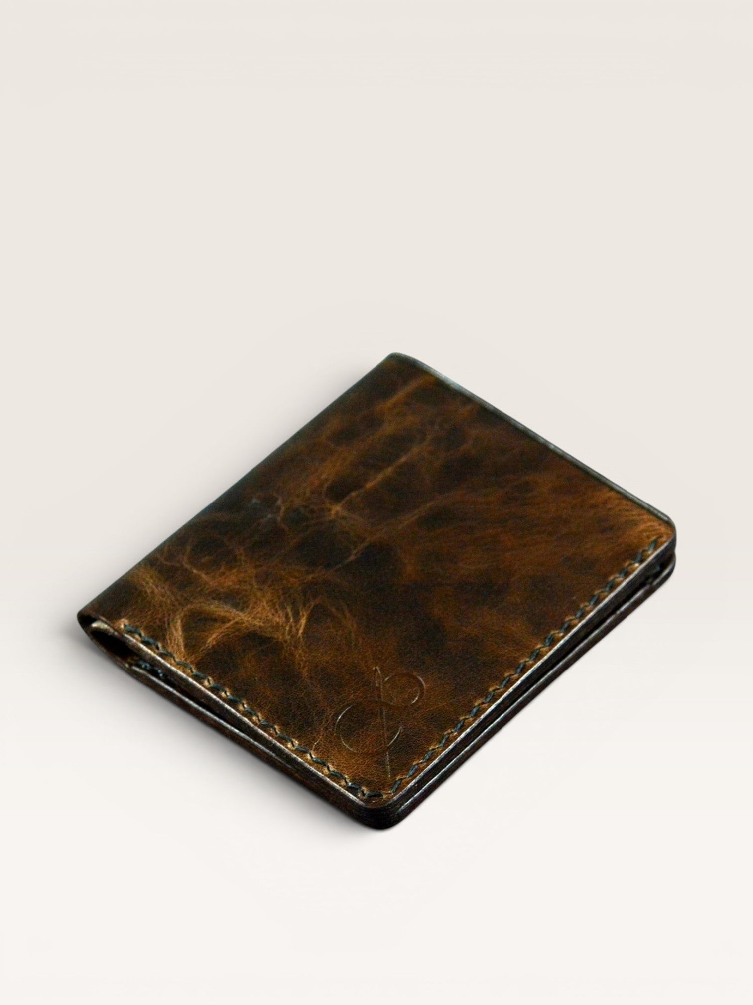 Safir Leather kahverengi hakiki deri kartlık cüzdan, elde dikilmiş, minimal ve vintage tasarımlı.