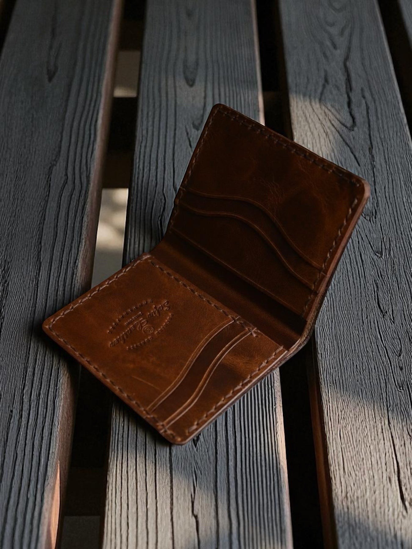 Safir Leather kahverengi deri kartlık cüzdan, el yapımı, minimal tasarım, 8-12 kart kapasiteli.