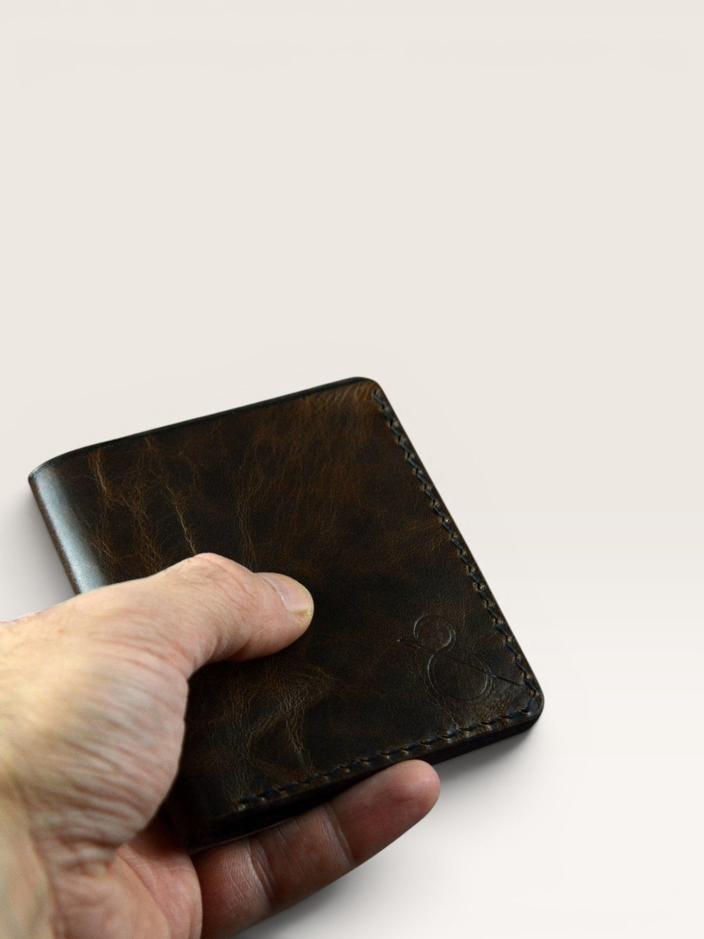 Safir Leather el yapımı kahverengi deri kartlık cüzdan, vintage tarzı, 10x9 cm boyutlarında, 8-12 kart kapasiteli.