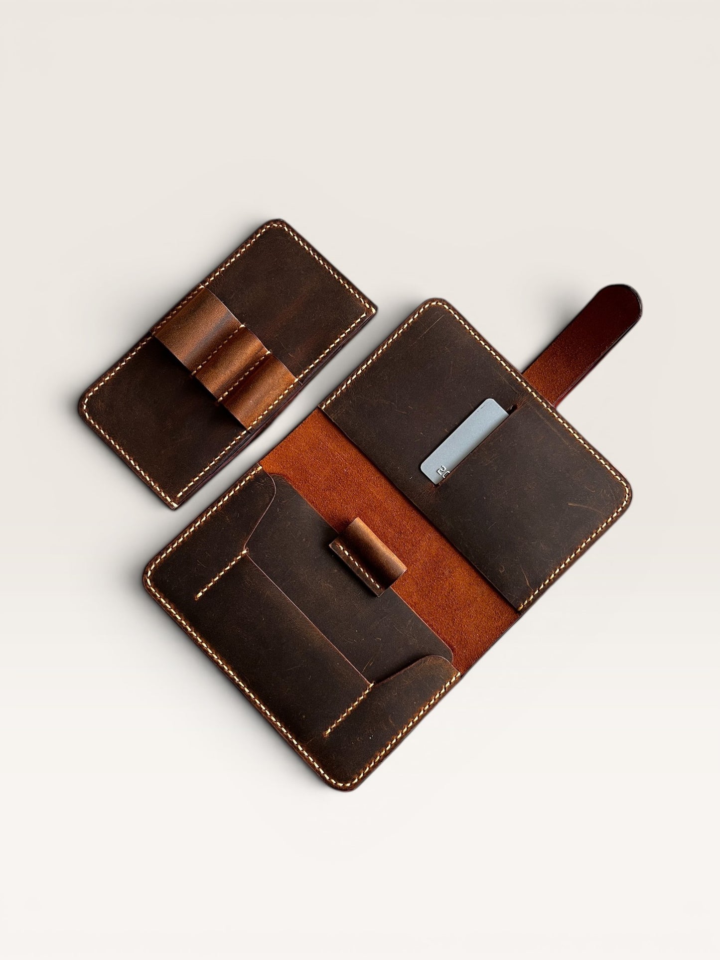 Safir Leather el yapımı kahverengi deri pasaport cüzdanı, not defteri ve kalemlik seti
