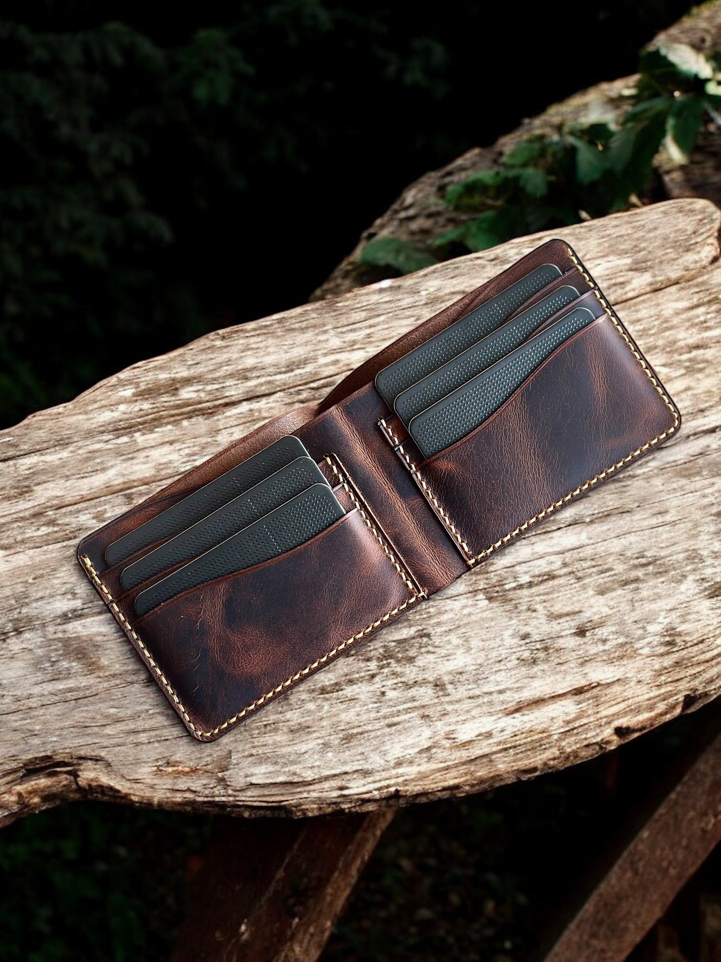 Safir Leather kahverengi hakiki deri, el yapımı, klasik, minimalist cüzdan. Kartlık ve para bölmeli.