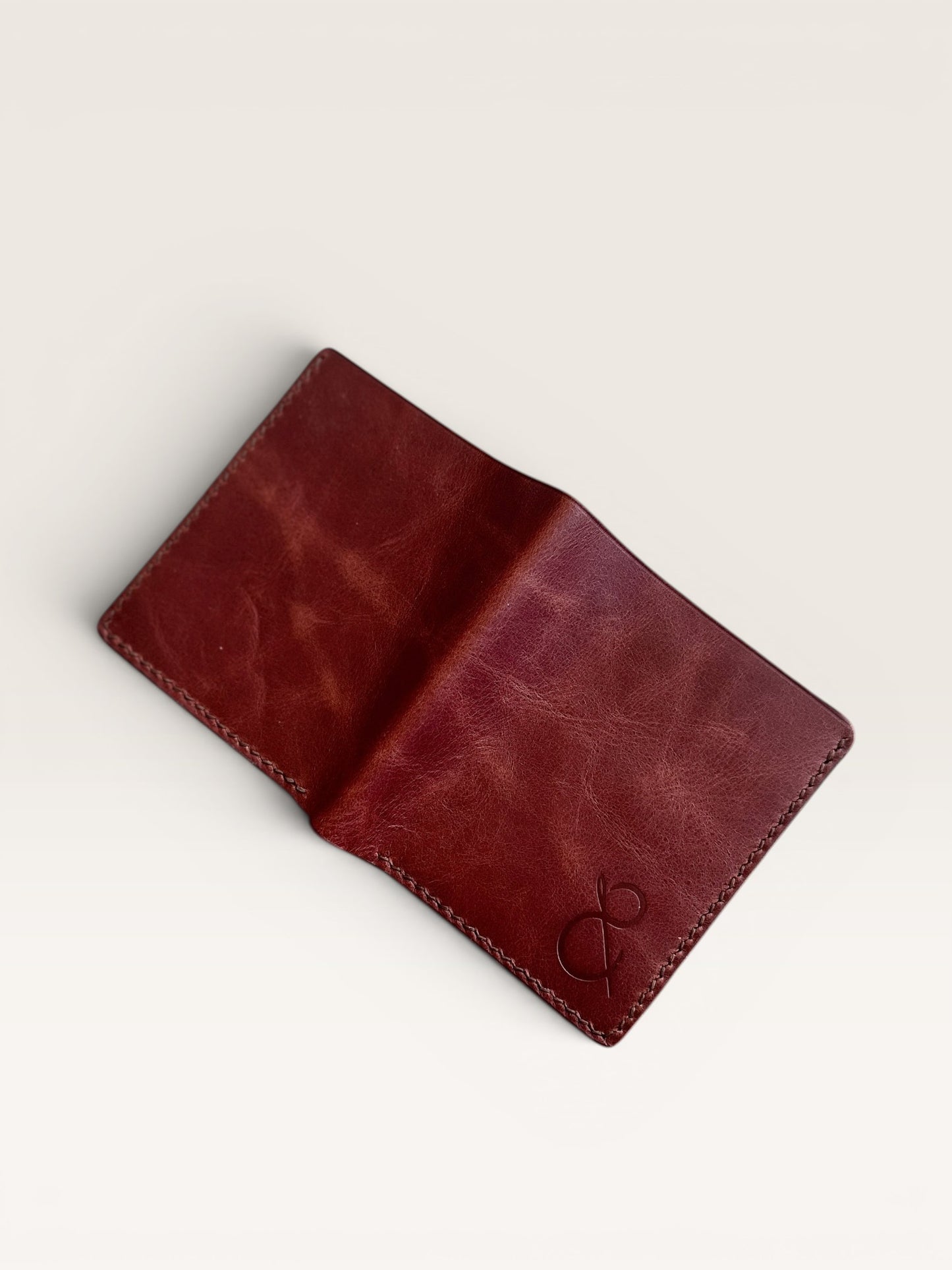 Safir Leather el yapımı İtalyan kızıl kahve deri cüzdan, zarif ve dayanıklı, minimalist tasarım.
