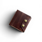 Safir Leather Montana kızıl kahve el yapımı İtalyan deri cüzdan, vintage metal çıtçıtlı ve taba renk dikişli tasarım.
