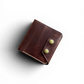 Safir Leather Montana kızıl kahve el yapımı İtalyan deri cüzdan, vintage metal çıtçıtlı ve taba renk dikişli tasarım.