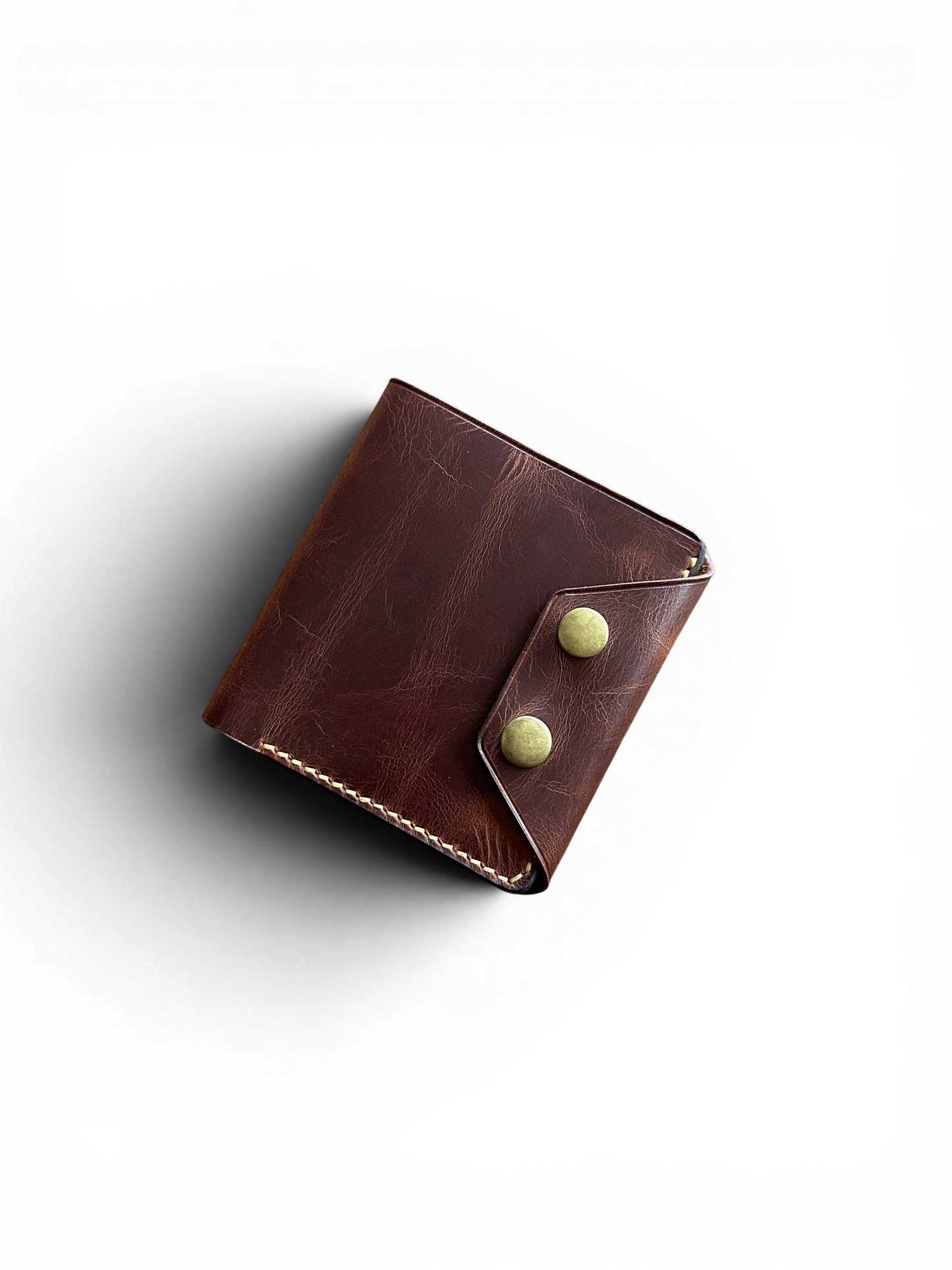 Safir Leather Montana kızıl kahve el yapımı İtalyan deri cüzdan, vintage metal çıtçıtlı ve taba renk dikişli tasarım.