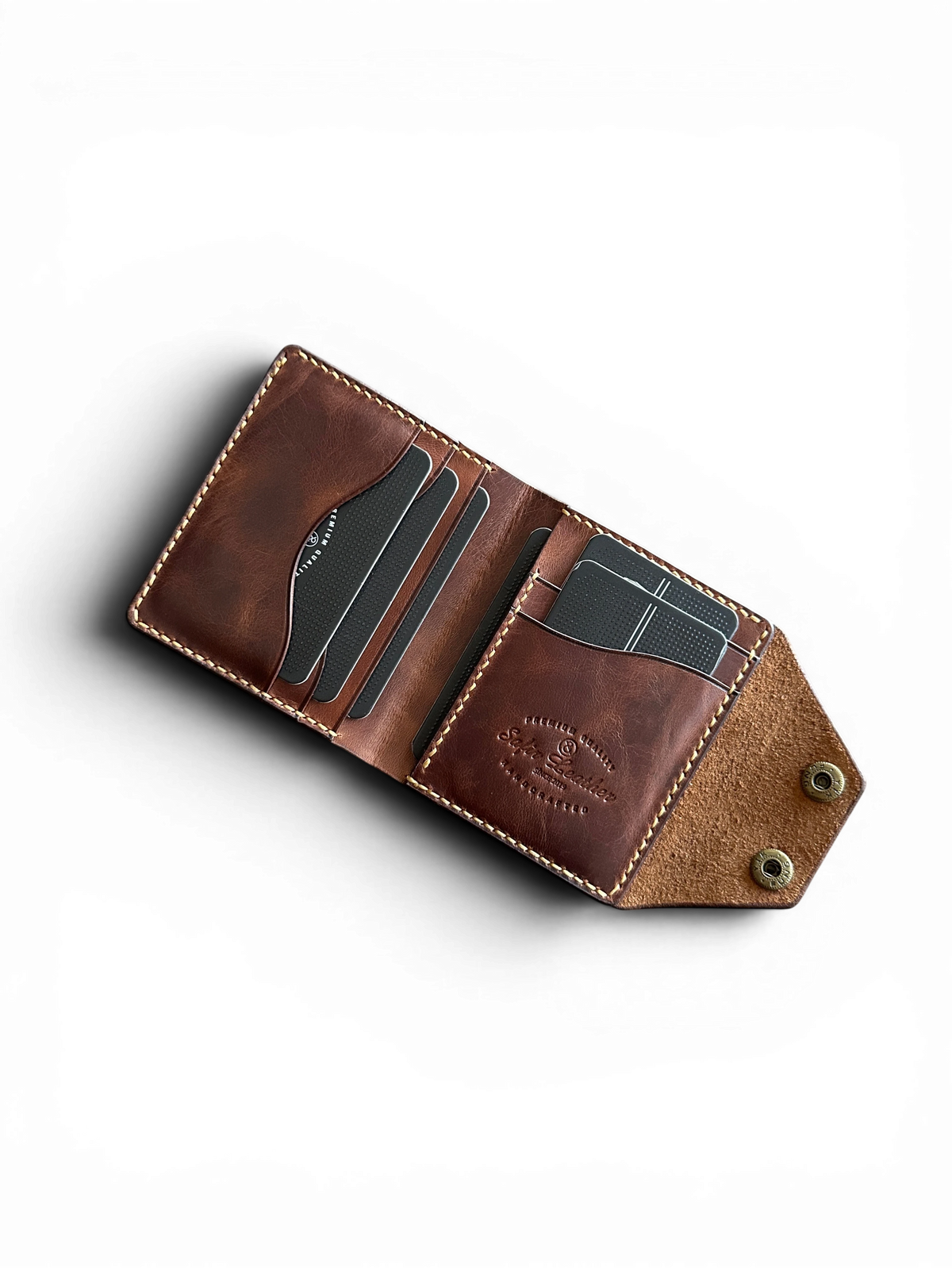 Safir Leather Montana kızıl kahve el yapımı İtalyan deri cüzdan, taba dikişli, çıtçıtlı ve kart bölmeli iç tasarım.