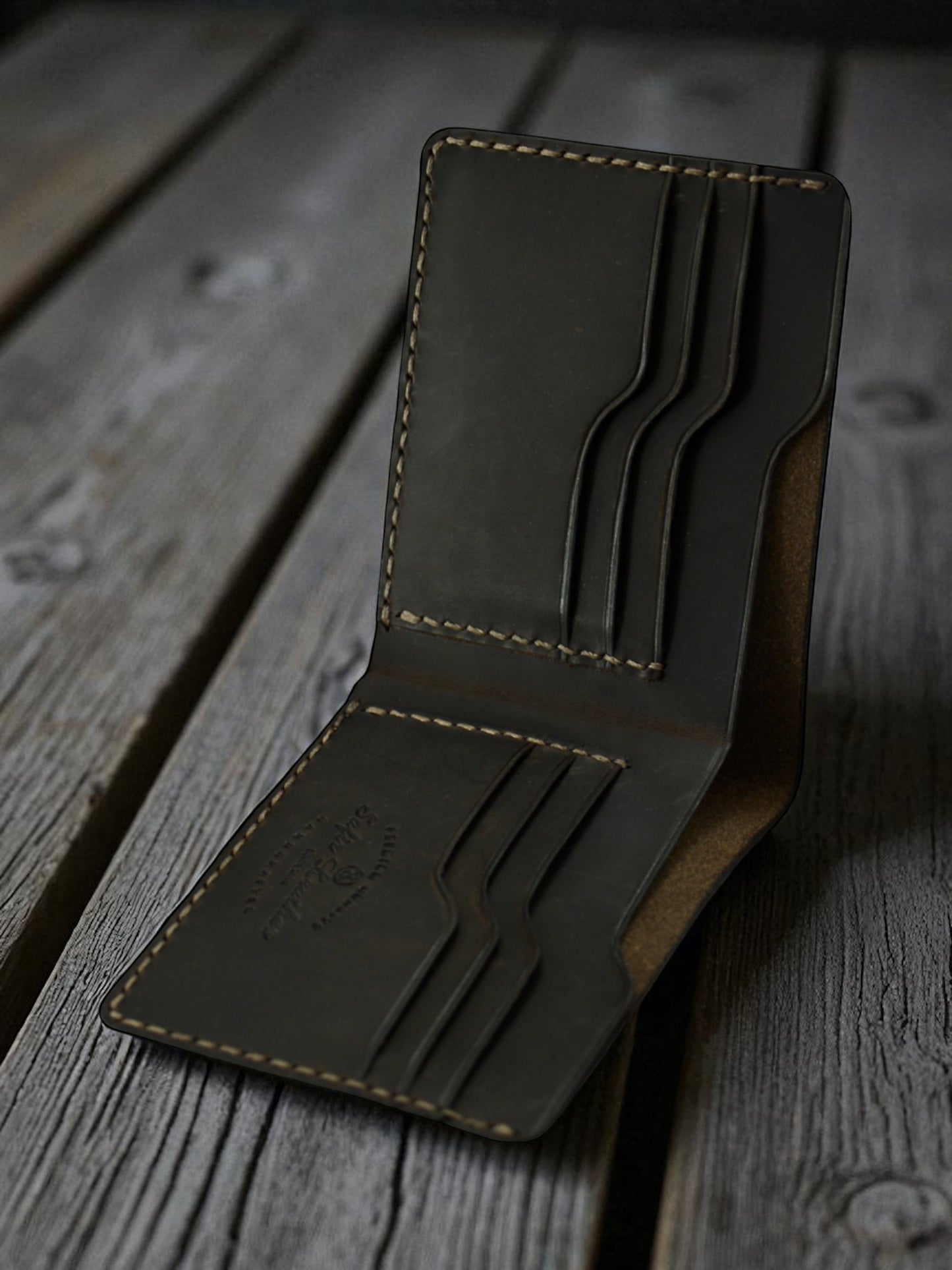 Safir Leather klasik kahve deri cüzdan, elde dikilmiş, 9x11 cm, 6-12 kart kapasiteli, unisex, vintage tasarım.