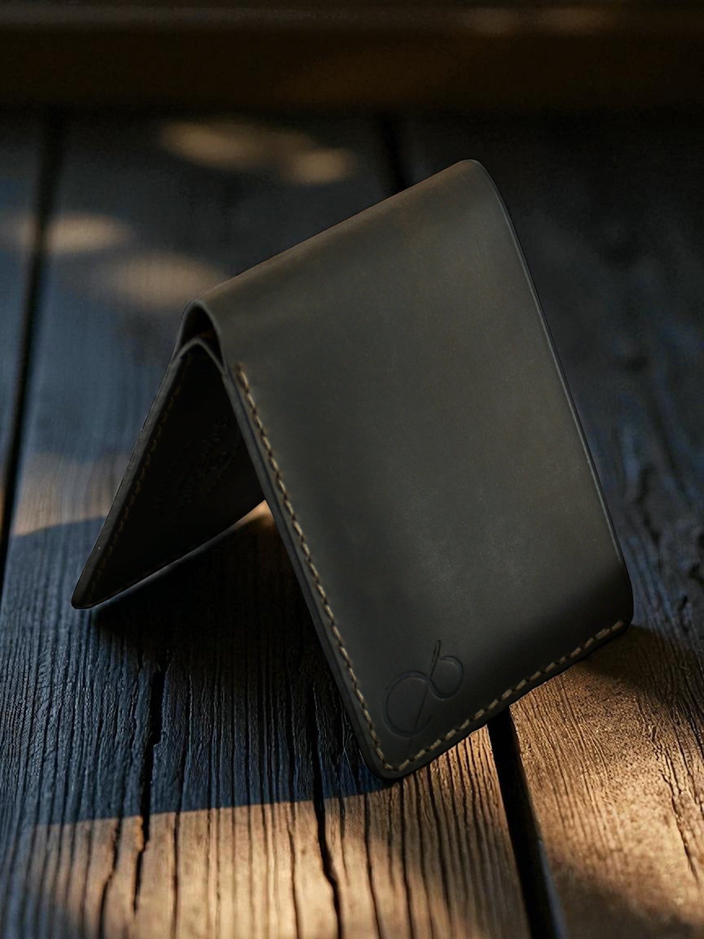 Safir Leather klasik deri cüzdan, kahverengi, elde dikilmiş, minimal tasarım, 9x11 cm.