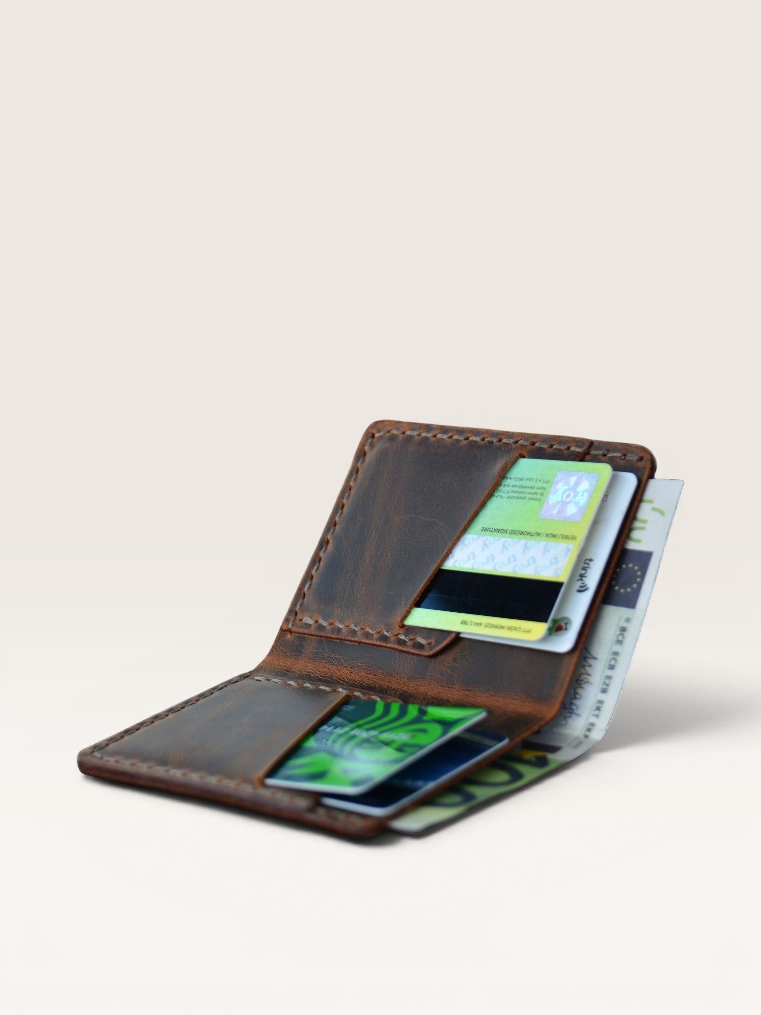 Safir Leather kahverengi deri minimal cüzdan, kartlar ve banknotlar için tasarlanmış, elde dikilmiş vintage tarzı.