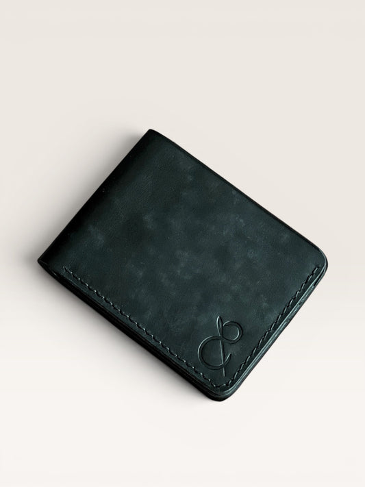 Safir Leather siyah hakiki deri klasik erkek cüzdanı, elde dikilmiş ve minimal tasarımlı.