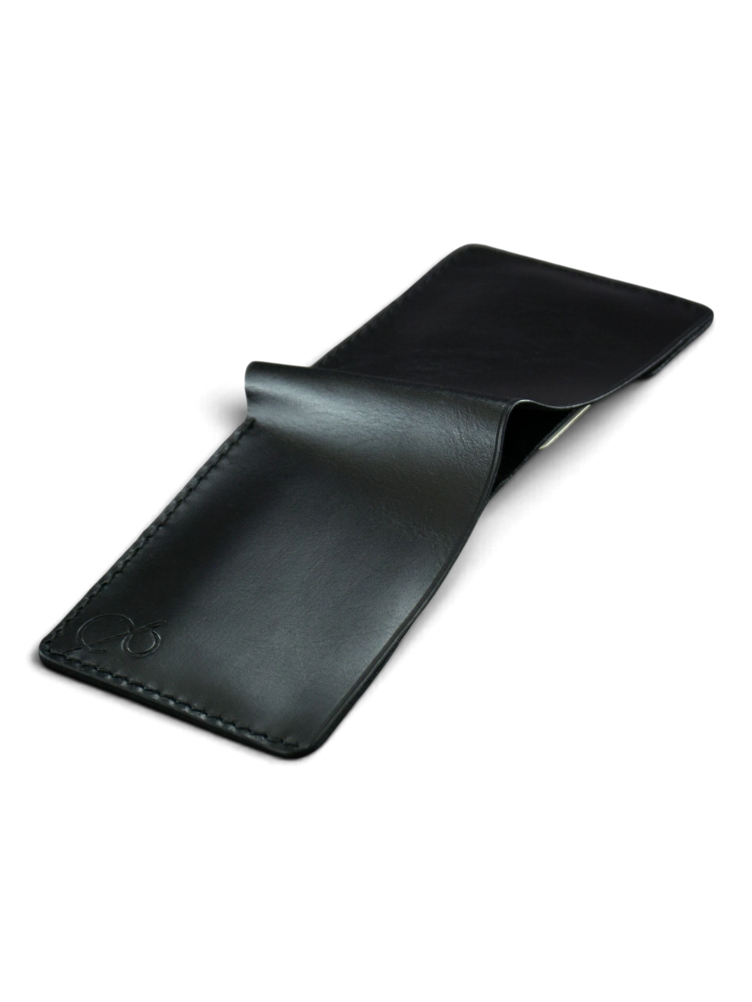 Safir Leather siyah el yapımı hakiki deri cüzdan, minimal tasarım ve mumlu dikiş detaylarıyla.