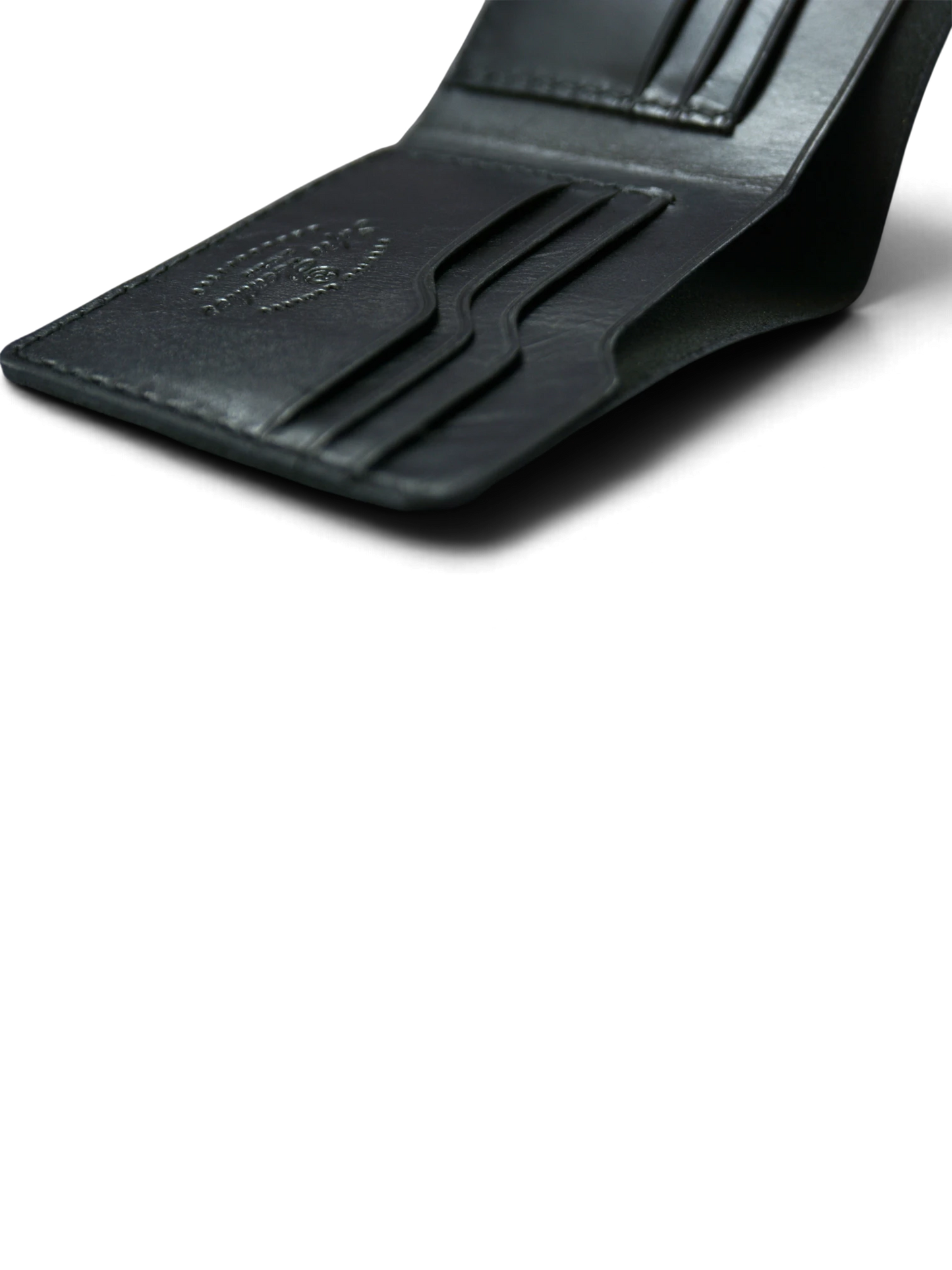 Safir Leather siyah el yapımı hakiki dana derisi minimal cüzdan, kart bölmeli ve mumlu dikişli tasarım.