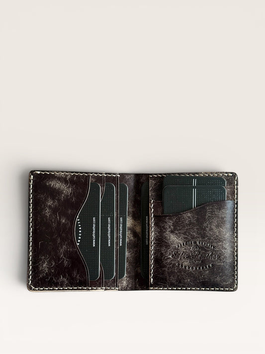 Safir Leather el yapımı taba rengi İtalyan deri asimetrik efektli cüzdan, kart bölmeli ve şık tasarımlı.
