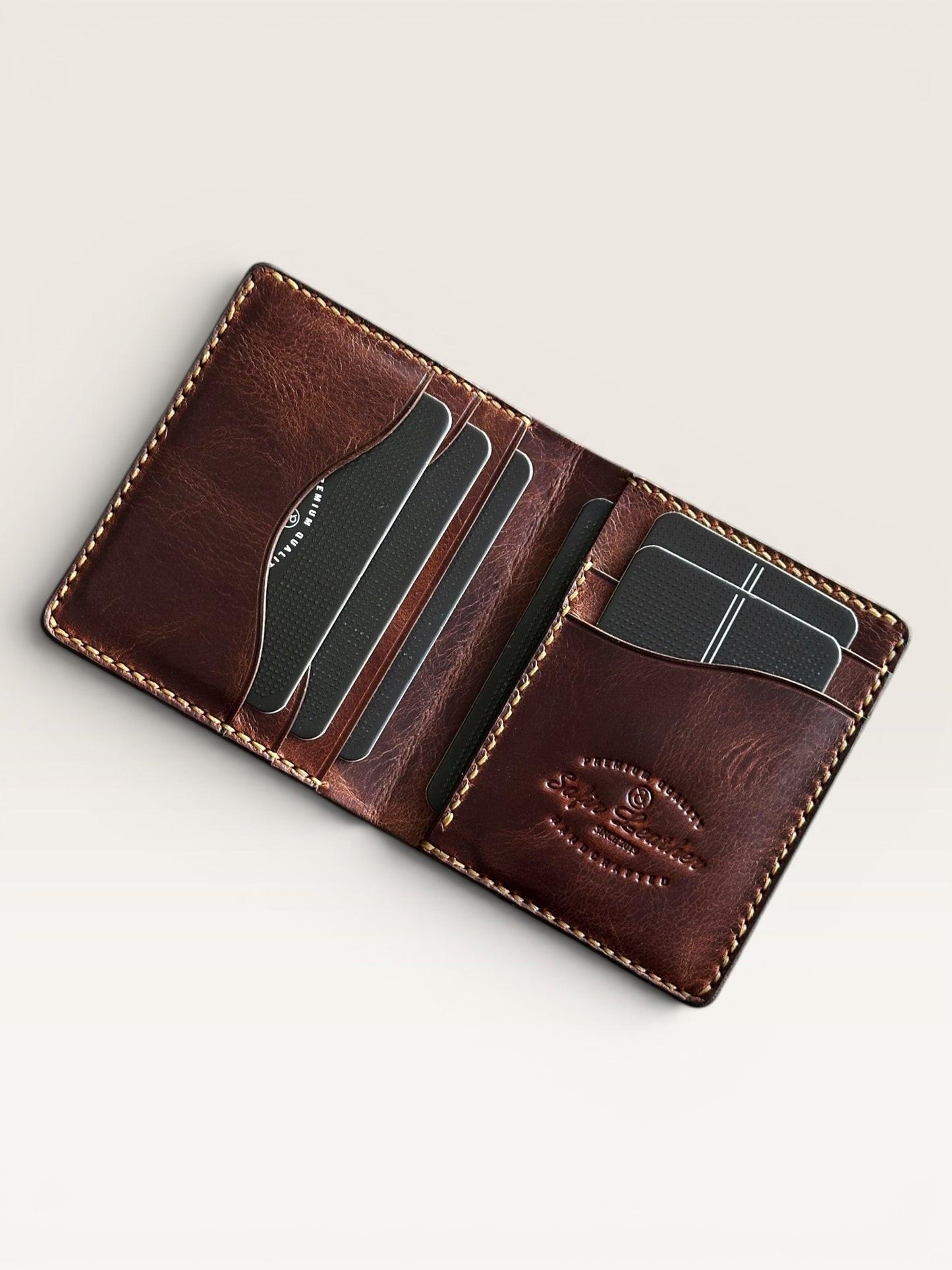 Safir Leather Babil model taba renk İtalyan deri cüzdan, kart bölmeli ve el yapımı.