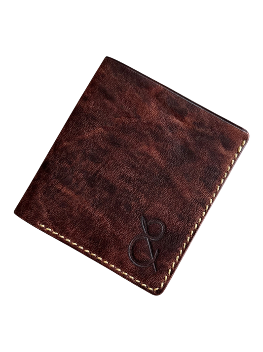 Safir Leather el yapımı taba rengi İtalyan at derisi cüzdan, zarif dikiş detayları ve kabartma logo ile.