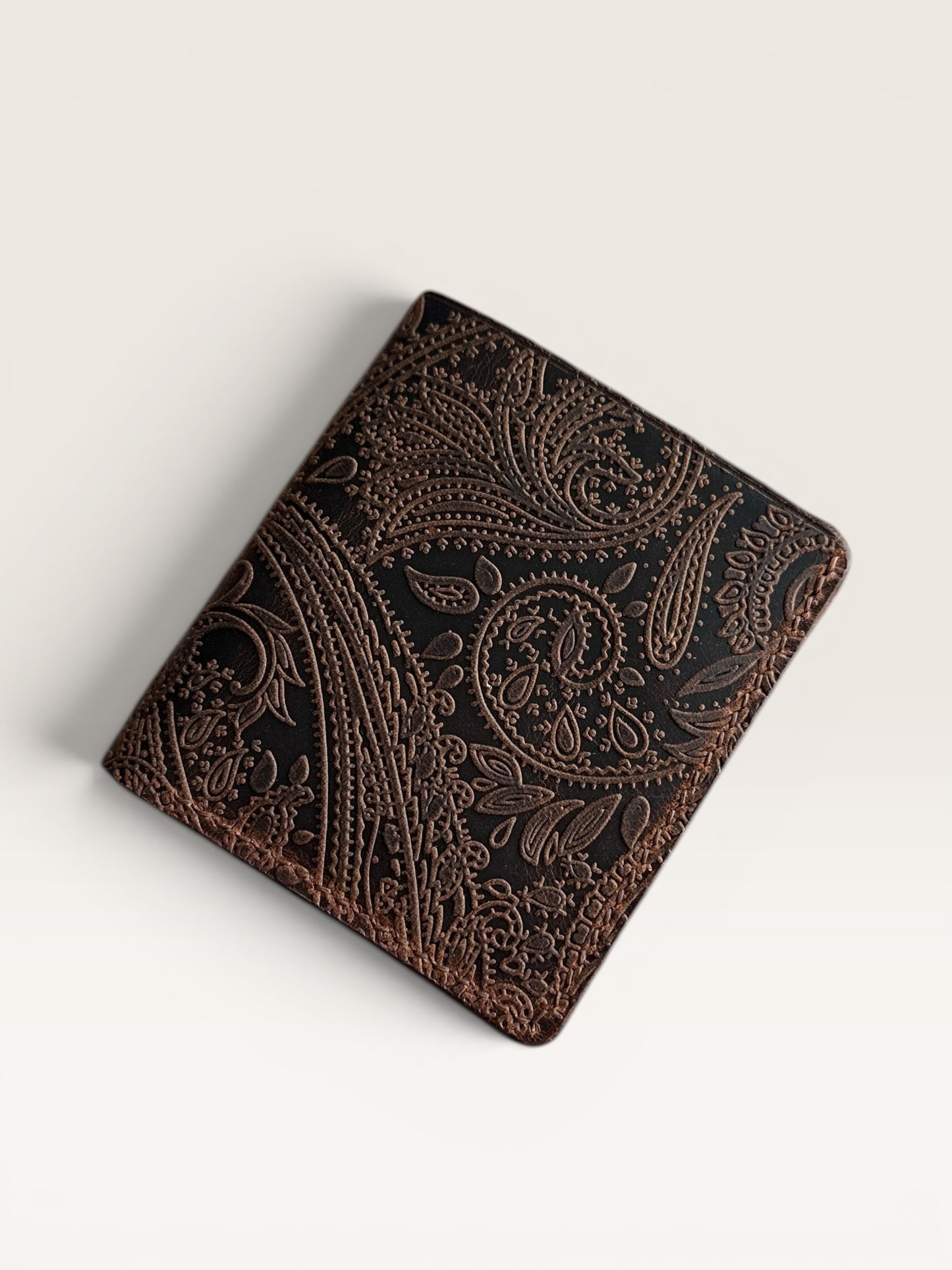Safir Leather taba rengi, İtalyan baskı desenli, el yapımı, hakiki deri erkek cüzdanı.