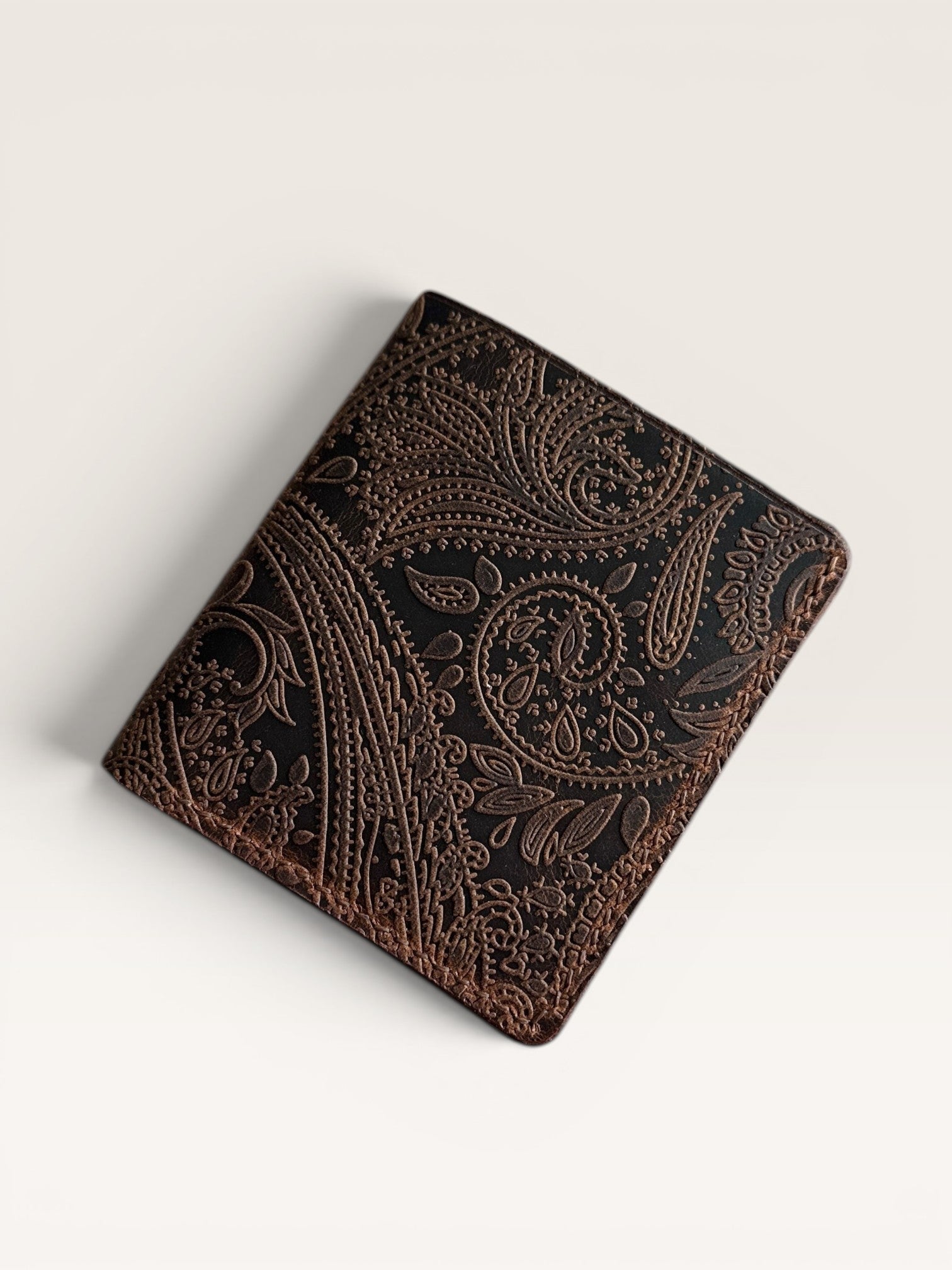 Safir Leather taba rengi, İtalyan baskı desenli, el yapımı, hakiki deri erkek cüzdanı.